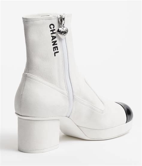 chanel boots black and white|Altro.